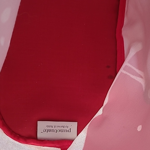 Barnes and Noble - Picture 2 of 8